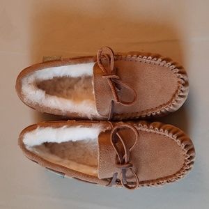 Cloud Nine Size 5 Slippers leather and sheep skins inside. Brand new